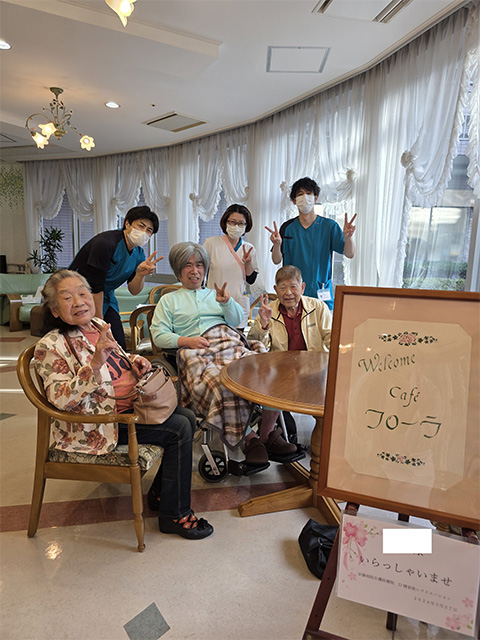 「家族と楽しむほっとカフェ」を開催しました